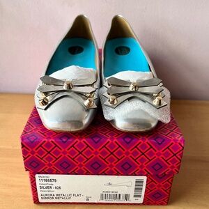 TORY BURCH “AURORA” SILVER METALLIC CLEAR LUCITE HEEL SHOES BRAND NEW IN BOX